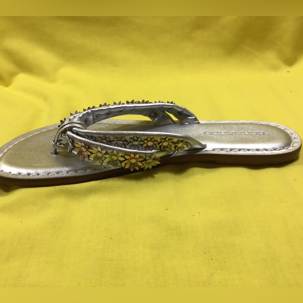 Bernardo Silver Braided Thong Sandals for Women SZ 8 NWT - Picture 6 of 9